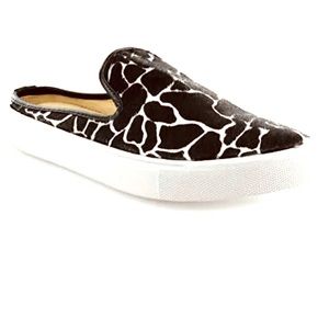 EEEUC Women’s Corky Abbott Animal Print, Giraffe 🦒 Slip on’s.